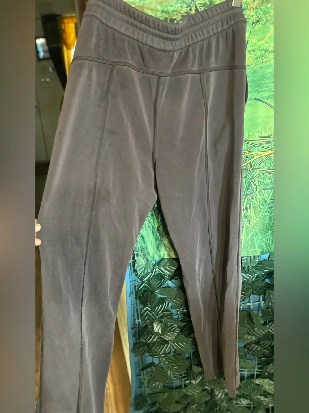 Lululemon Active Joggers in Mauve/Gray w Pockets/drawstring w FREE Lululemon Bra
